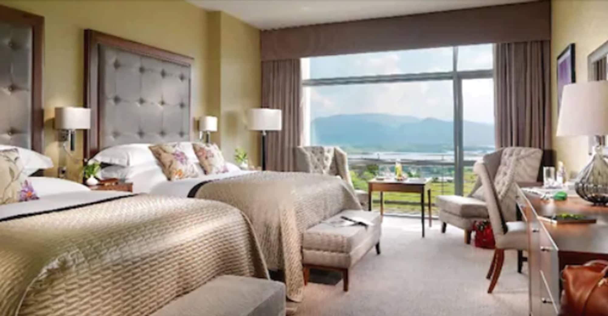 Aghadoe Heights Hotel & Spa คิลลาร์นีย์ ภายนอก รูปภาพ A room at the Killarney International Hotel