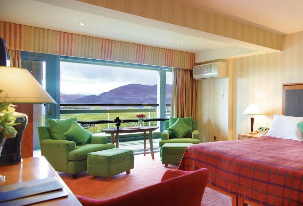 Aghadoe Heights Hotel & Spa คิลลาร์นีย์ ภายนอก รูปภาพ A room at the Killarney International Hotel