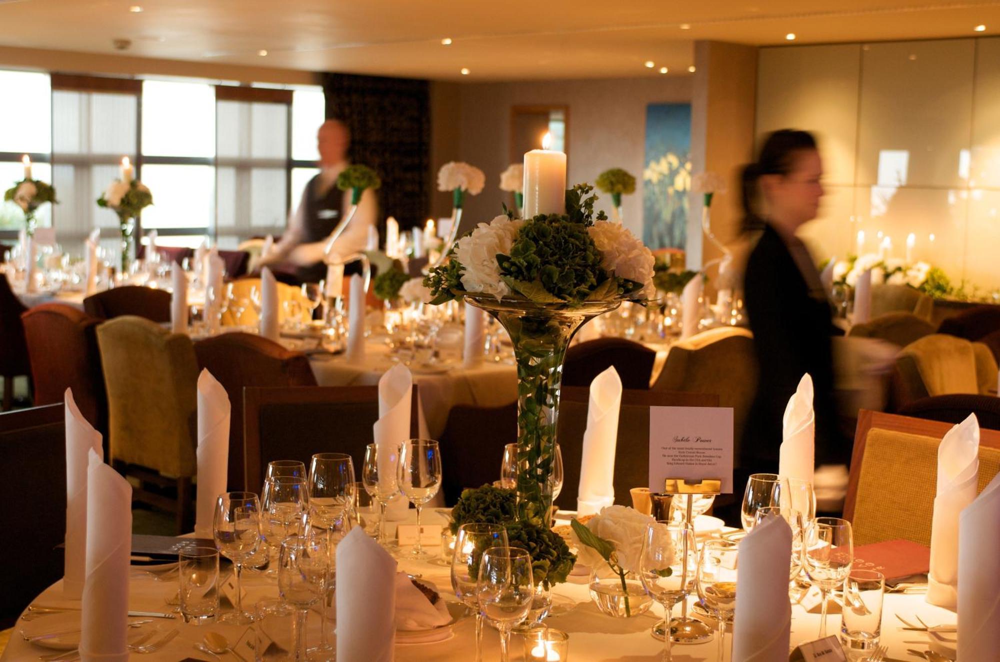 Aghadoe Heights Hotel & Spa คิลลาร์นีย์ ภายนอก รูปภาพ A wedding reception at the InterContinental London