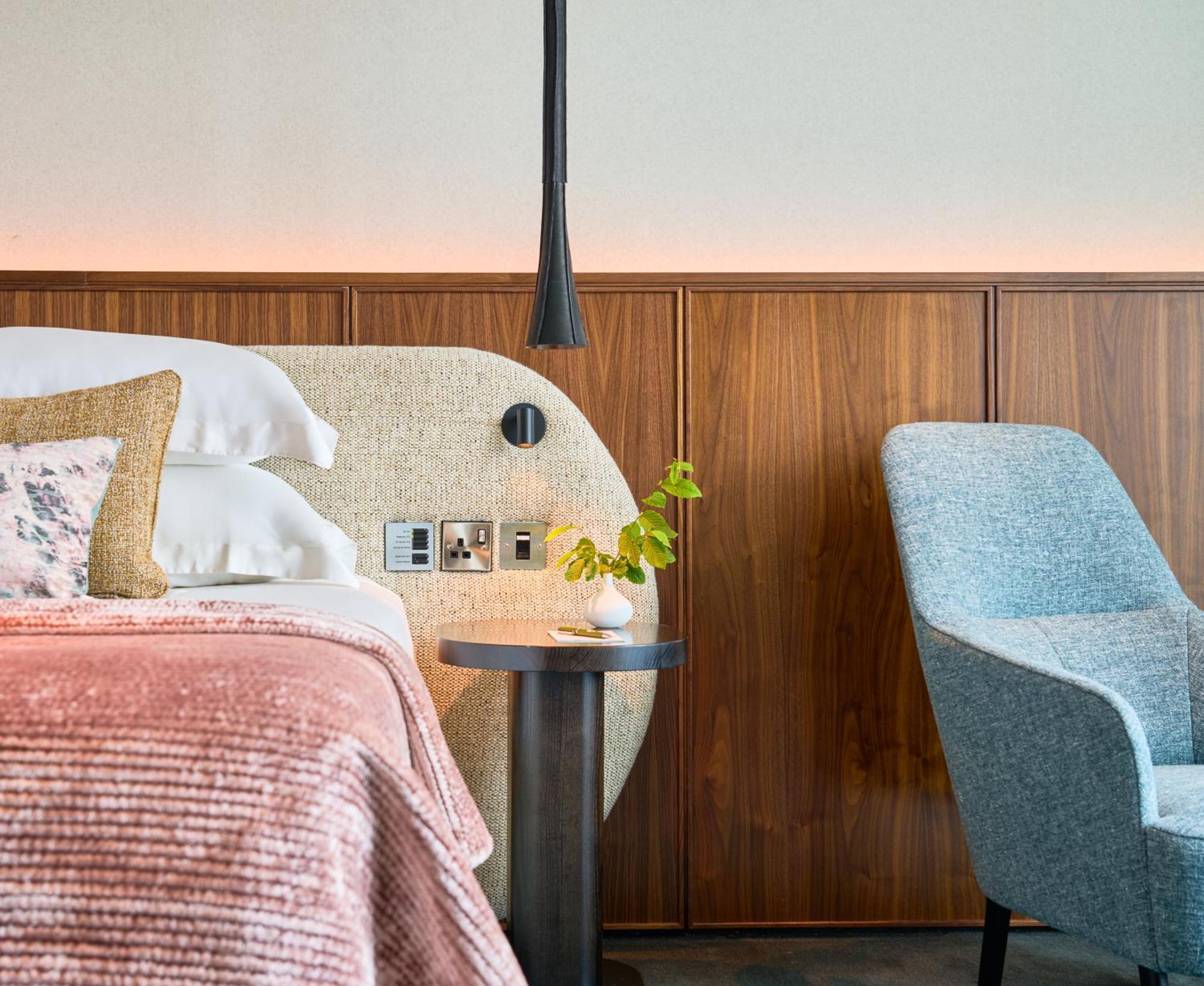 Aghadoe Heights Hotel & Spa คิลลาร์นีย์ ภายนอก รูปภาพ A bedroom at the hotel